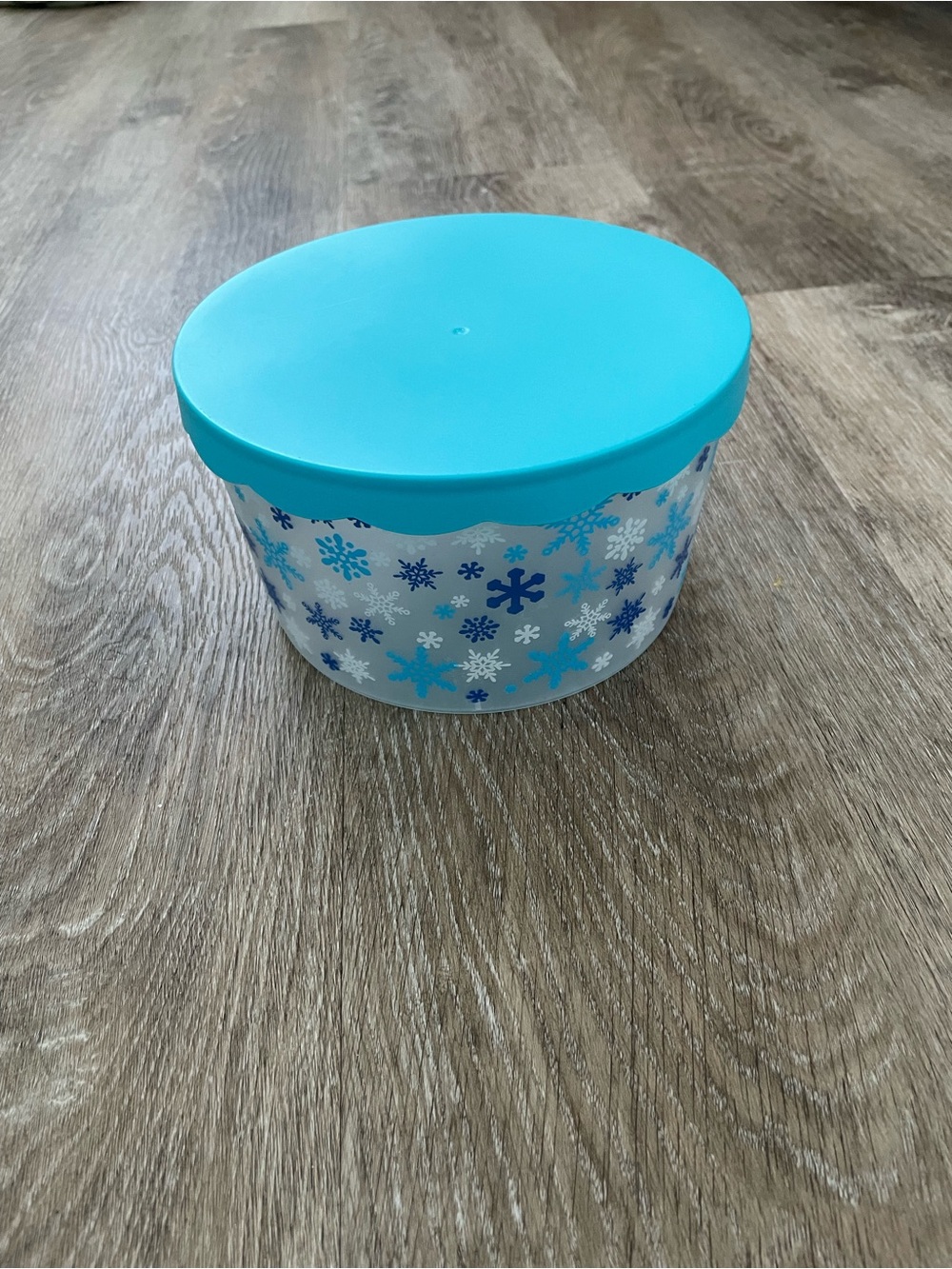 Blue Snowflake Round Storage Container with Lid